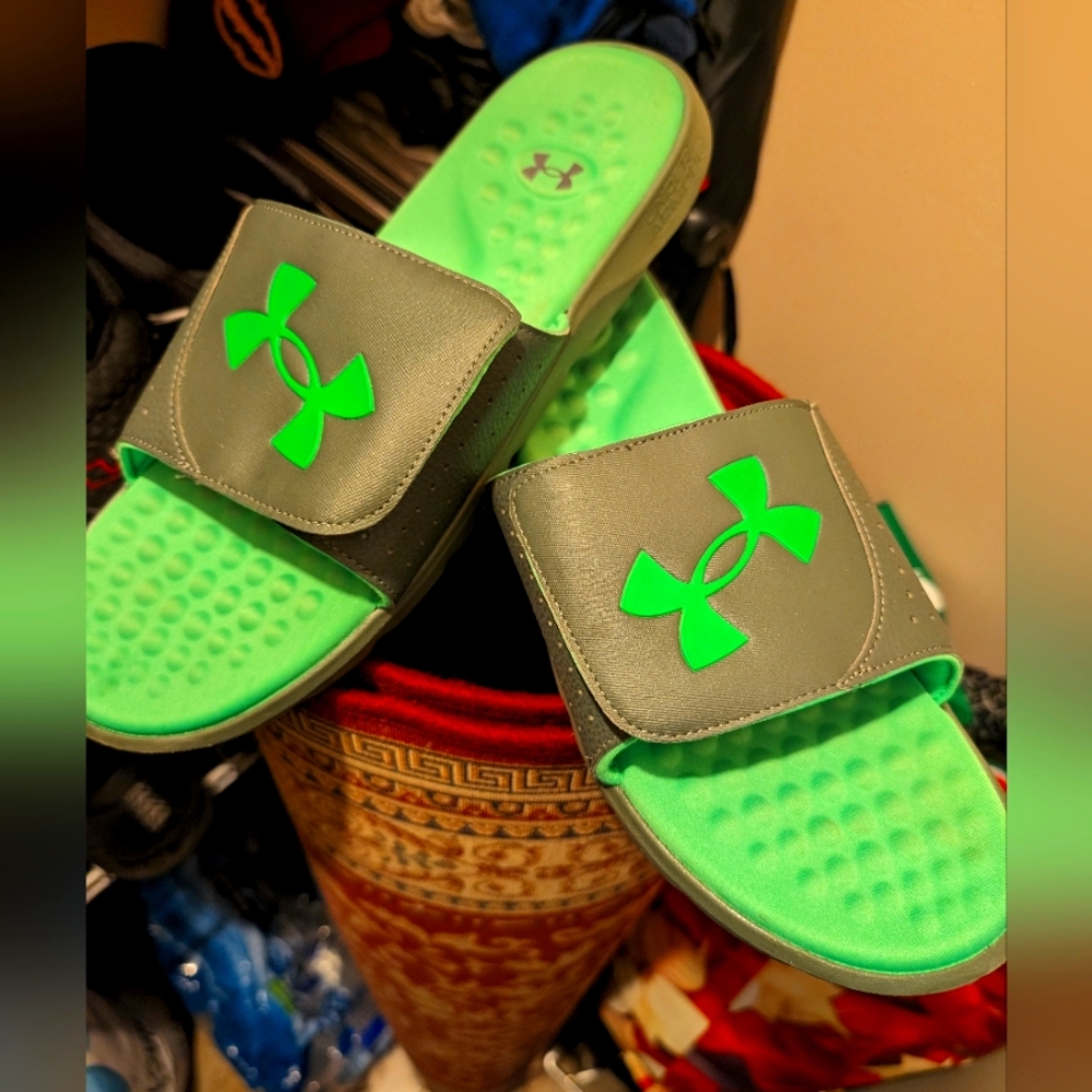 UNDER ARMOUR SLIDE